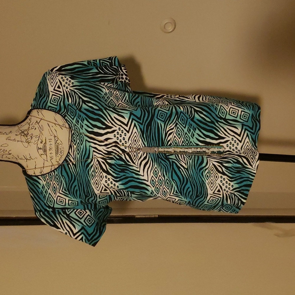 Kim Roger's Lady's ScoopNeck Shortsleeved Tee In Aztec Motif